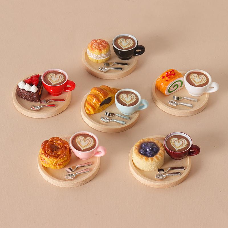 핫세일 인형의 집 미니어처 커피 & 페이스트리 세트,  - Kitchen Gadgets On Sale 리뷰 및 가격